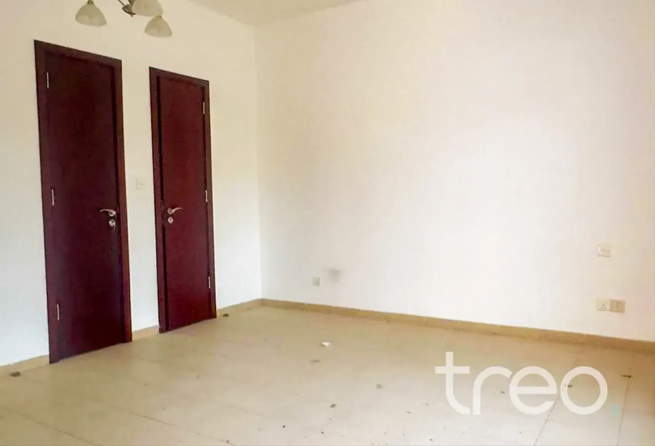3-Bedroom | Single Row | Vacant Now