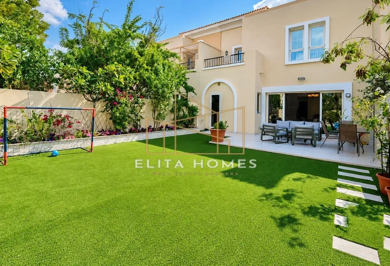 UPGRADED | UNFURNISHED | NEAR PARK