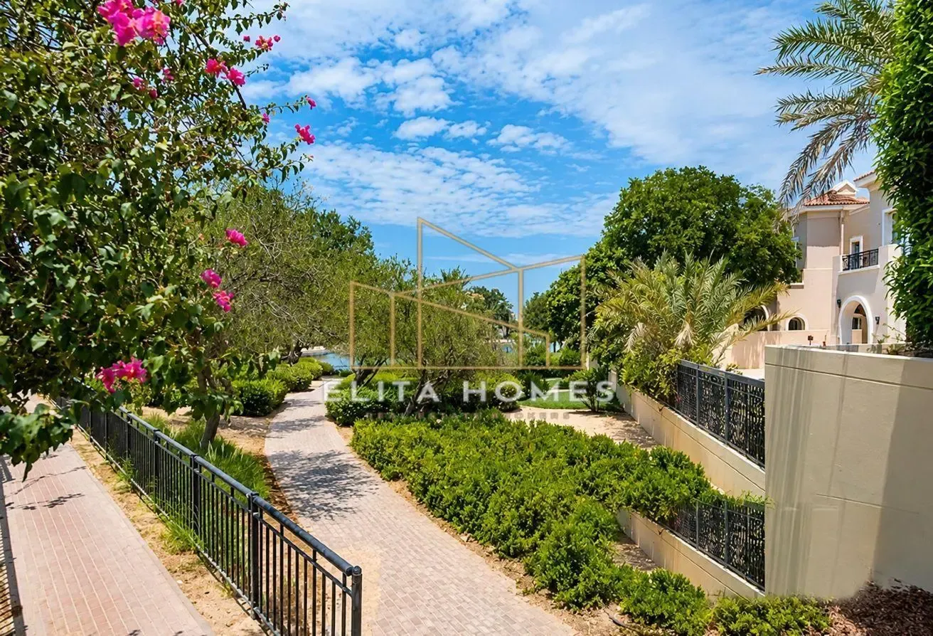 UPGRADED | UNFURNISHED | NEAR PARK
