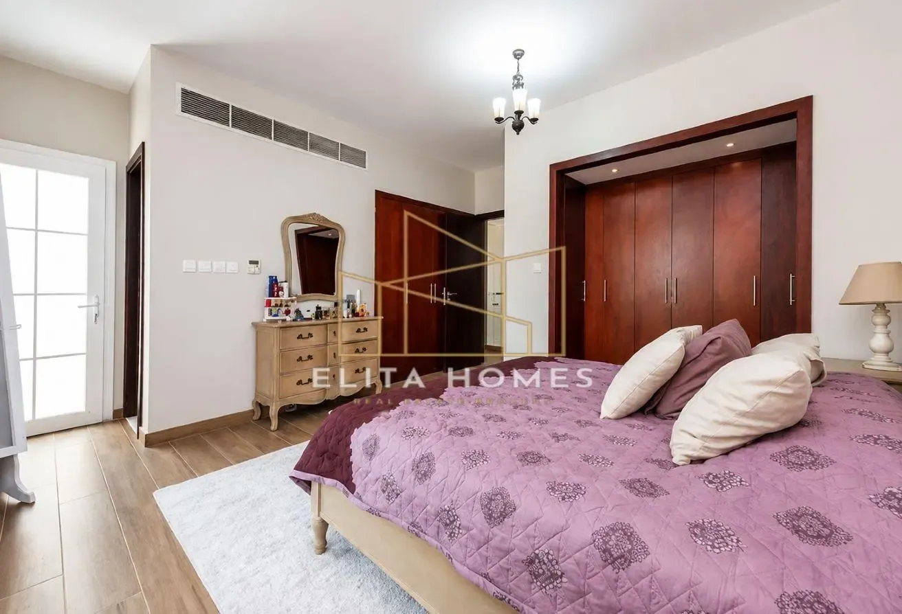 UPGRADED | UNFURNISHED | NEAR PARK