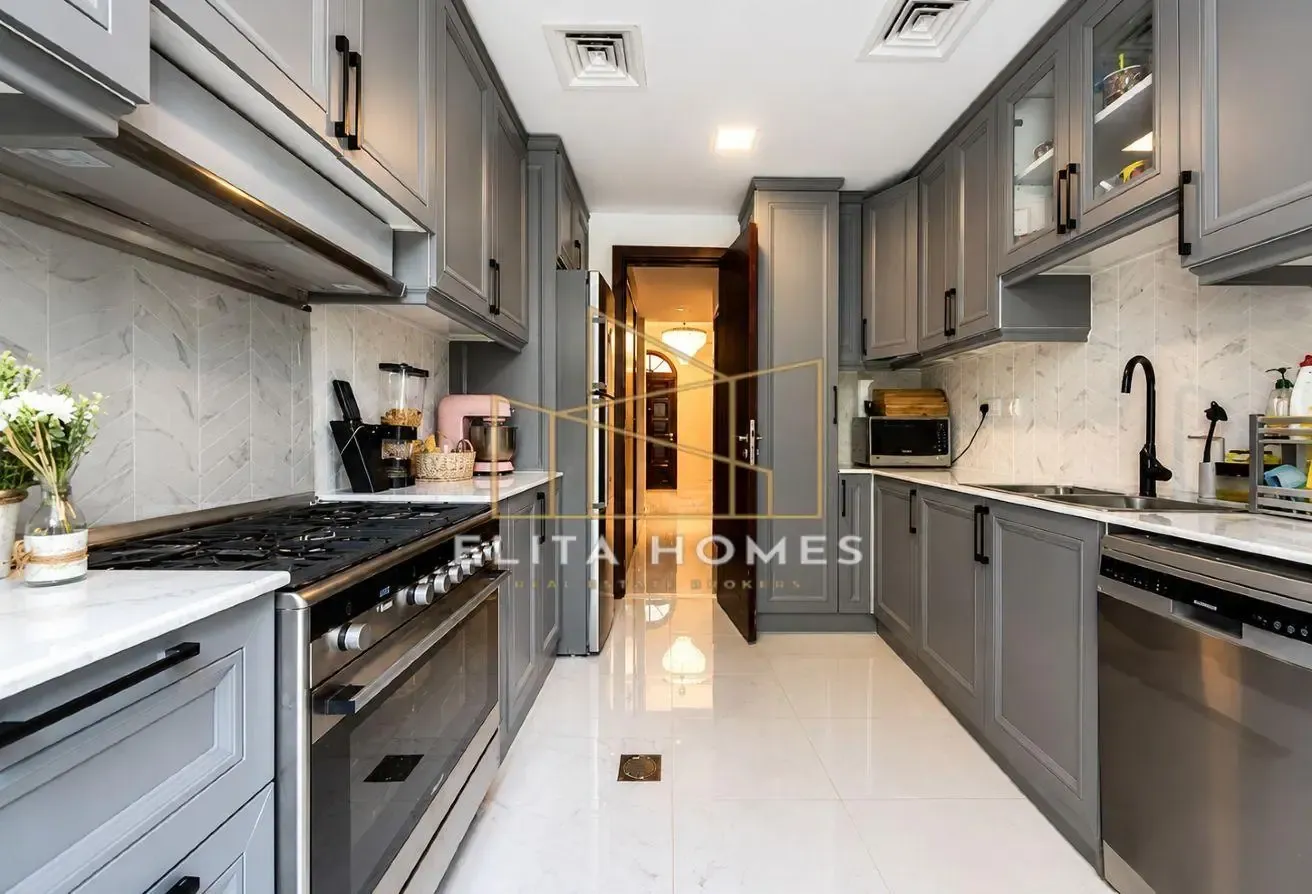 UPGRADED | UNFURNISHED | NEAR PARK