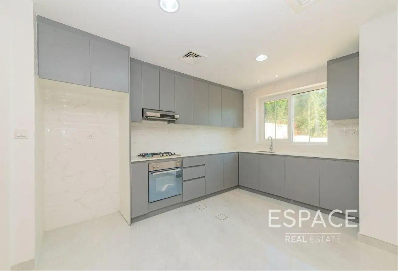 Upgraded | Modern Finish | Immaculate