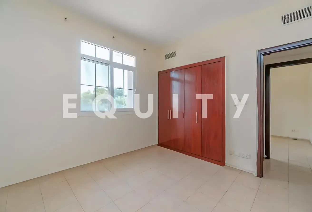 Huge Plot | Vacant | Lake View | Ready to Move