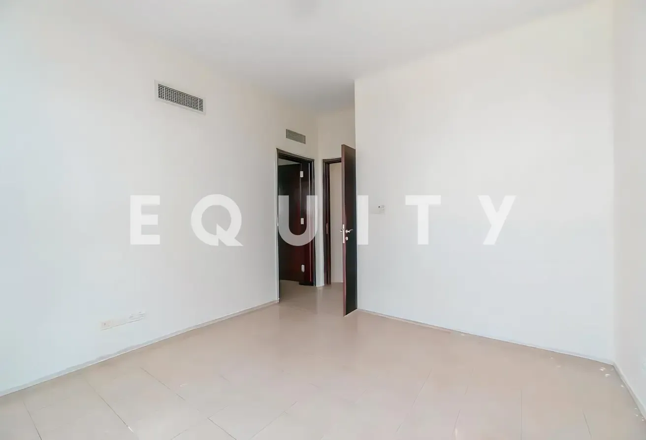 Huge Plot | Vacant | Lake View | Ready to Move