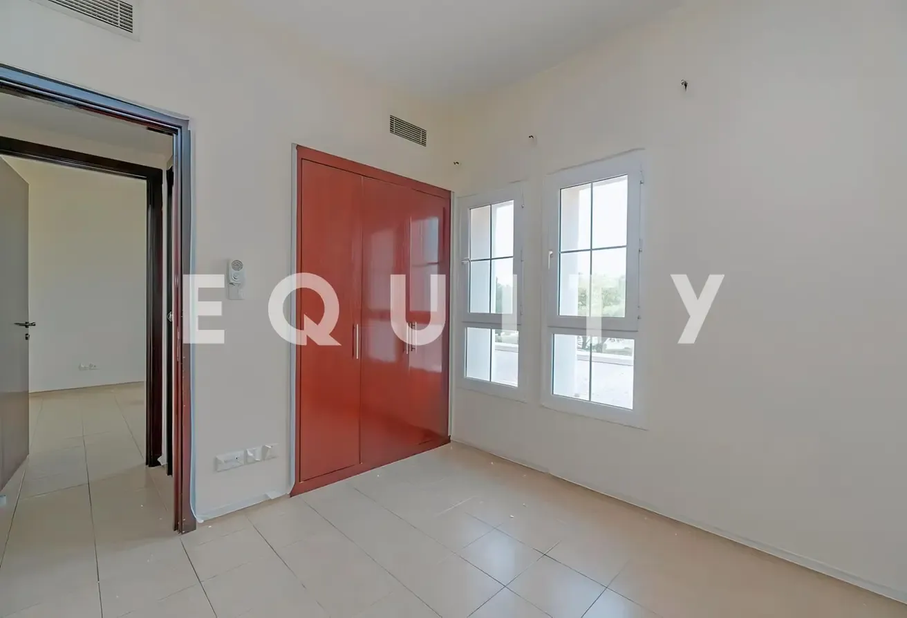 Huge Plot | Vacant | Lake View | Ready to Move