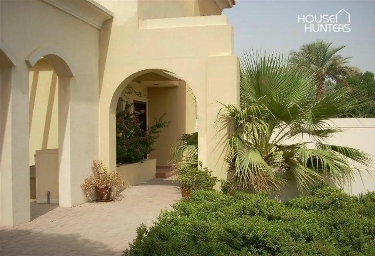 Large Corner Plot | Available Now | 3beds + Study