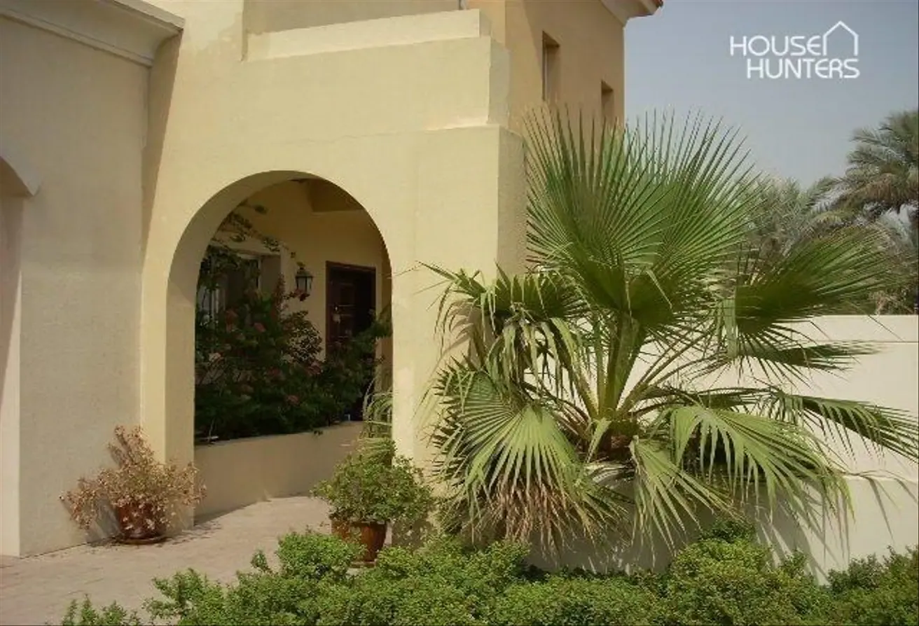 Large Corner Plot | Available Now | 3beds + Study