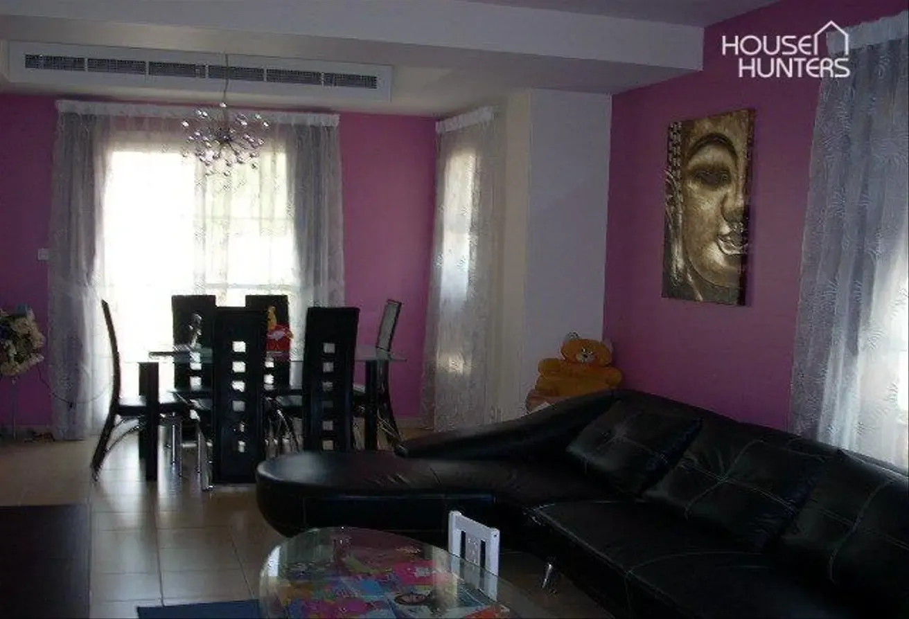 Large Corner Plot | Available Now | 3beds + Study
