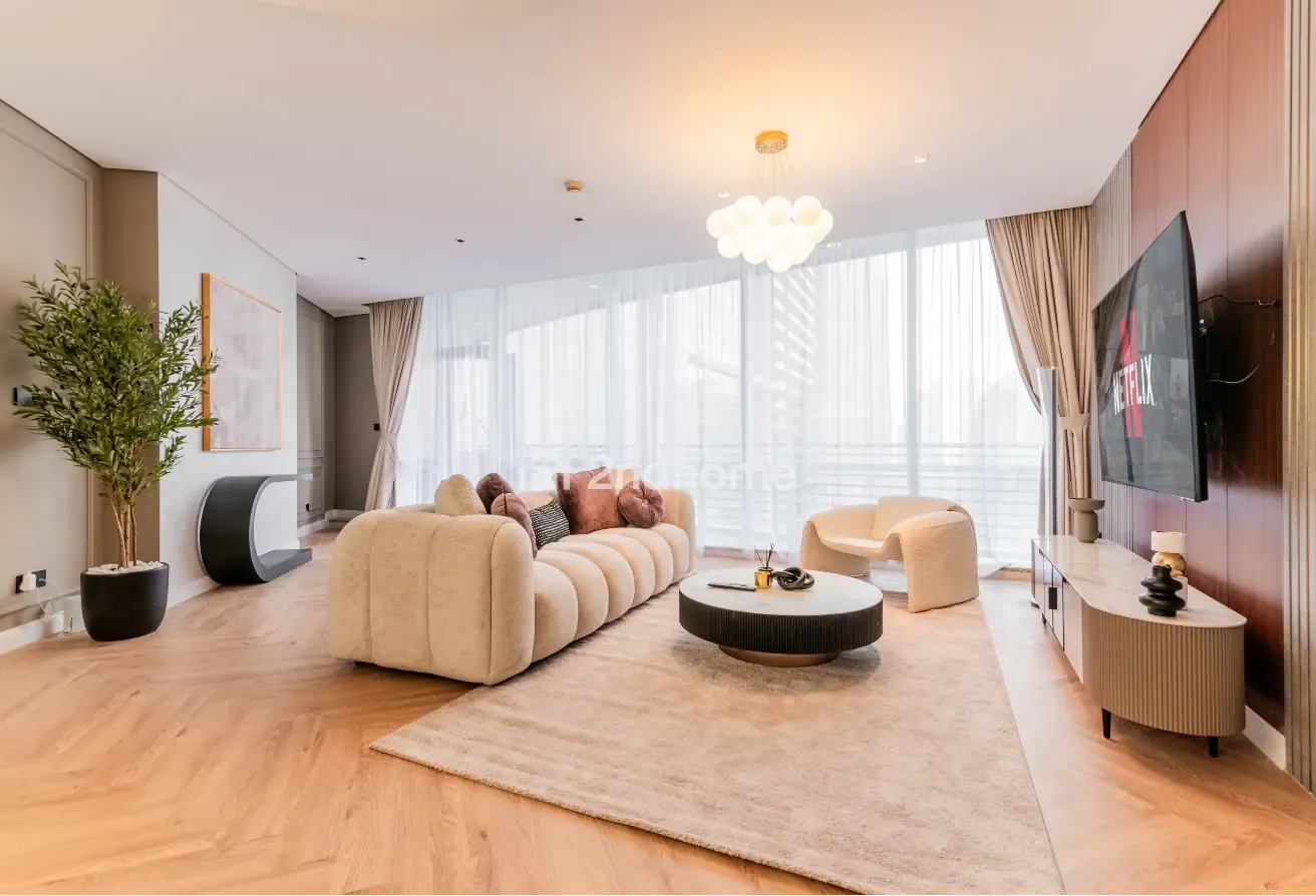 Stunning 2 BR Apartment in Sky Gardens