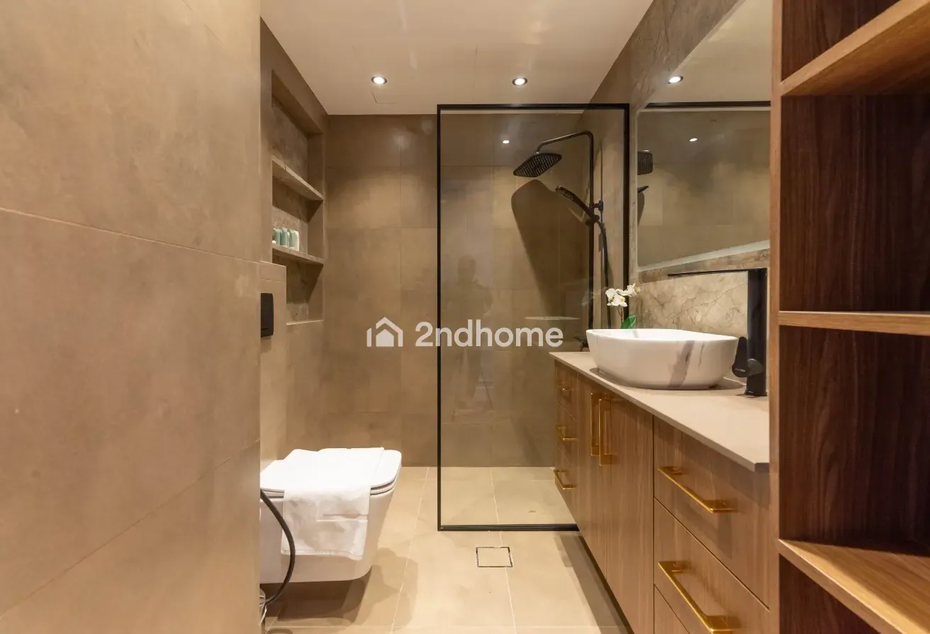 Stunning 2 BR Apartment in Sky Gardens