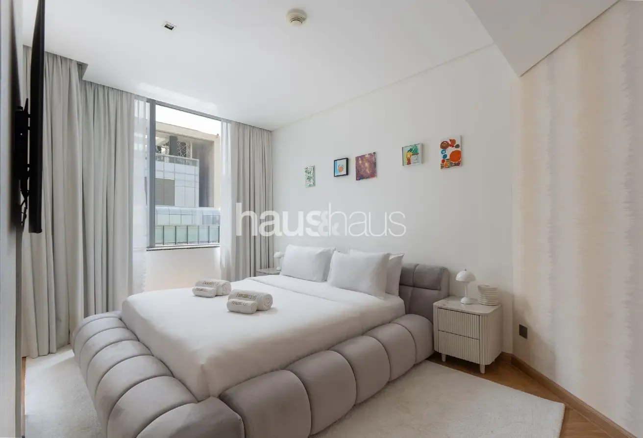 Contemporary | Central | Ideal for Professionals