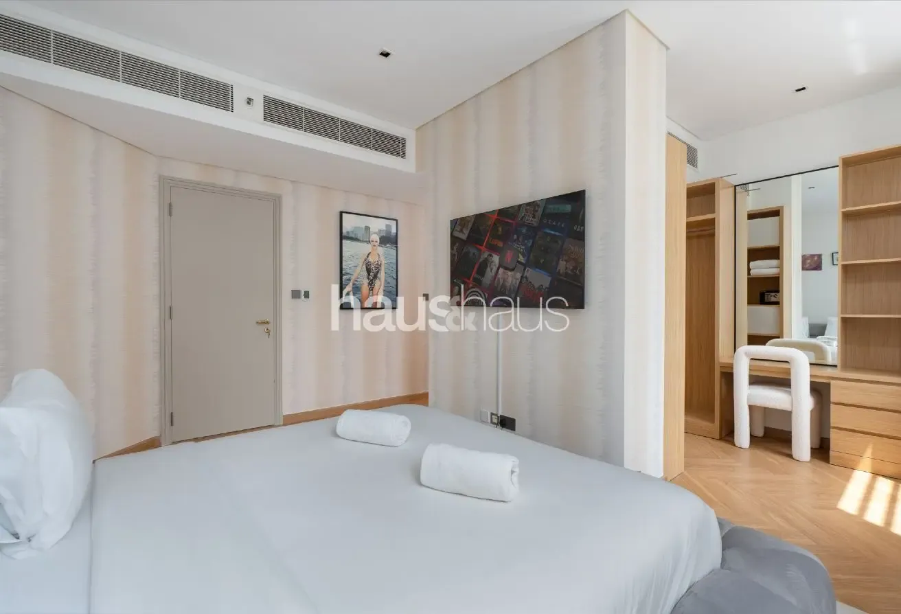 Contemporary | Central | Ideal for Professionals