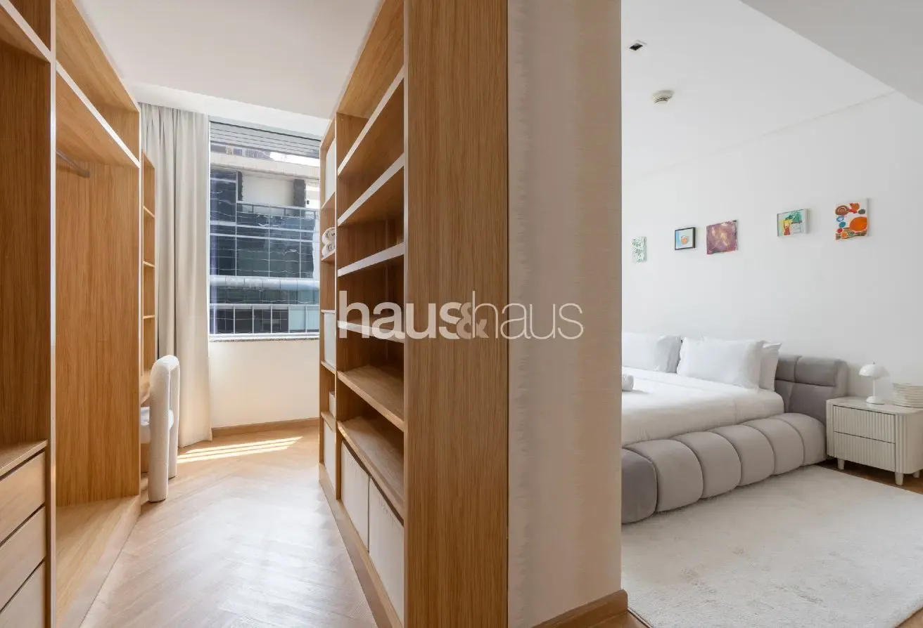 Contemporary | Central | Ideal for Professionals