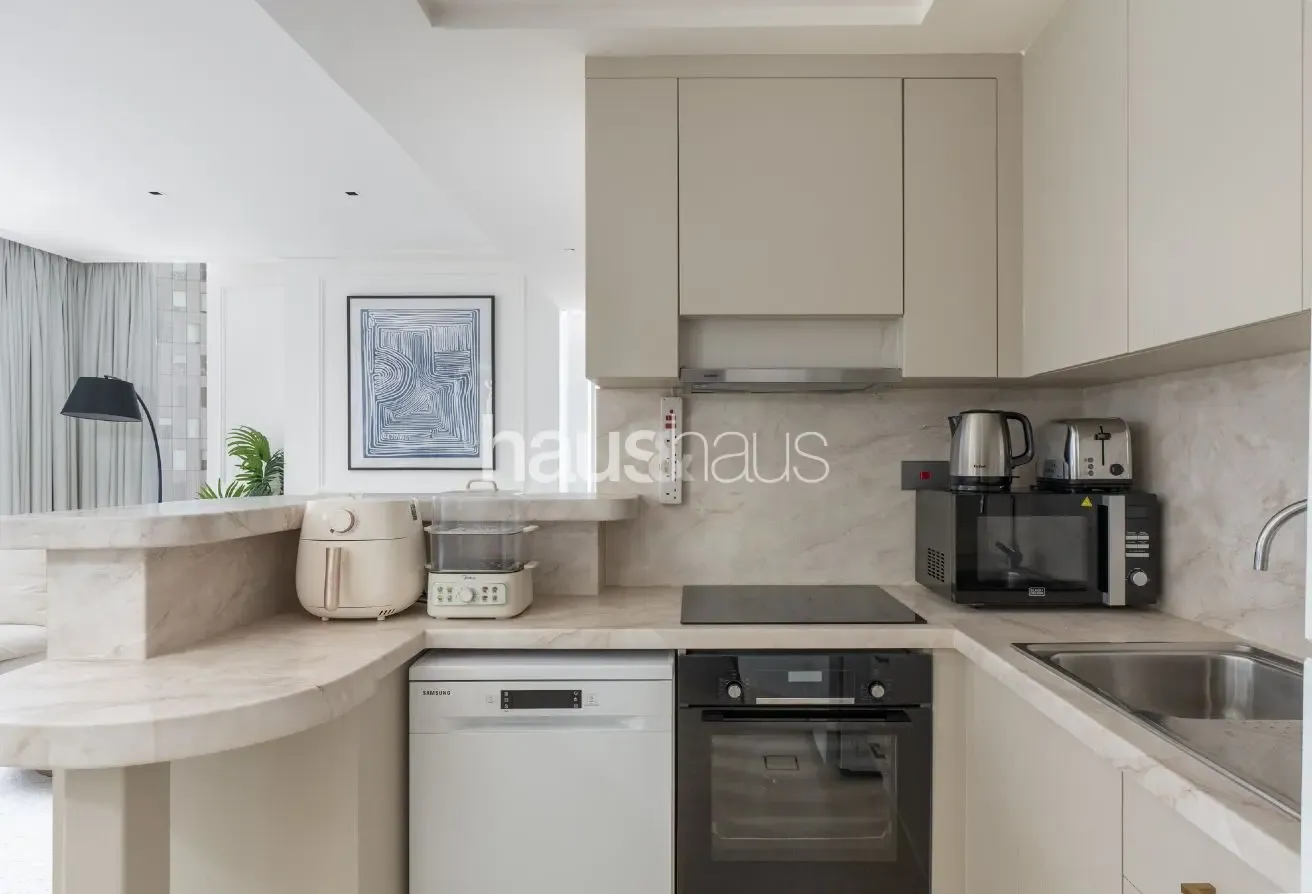 Contemporary | Central | Ideal for Professionals
