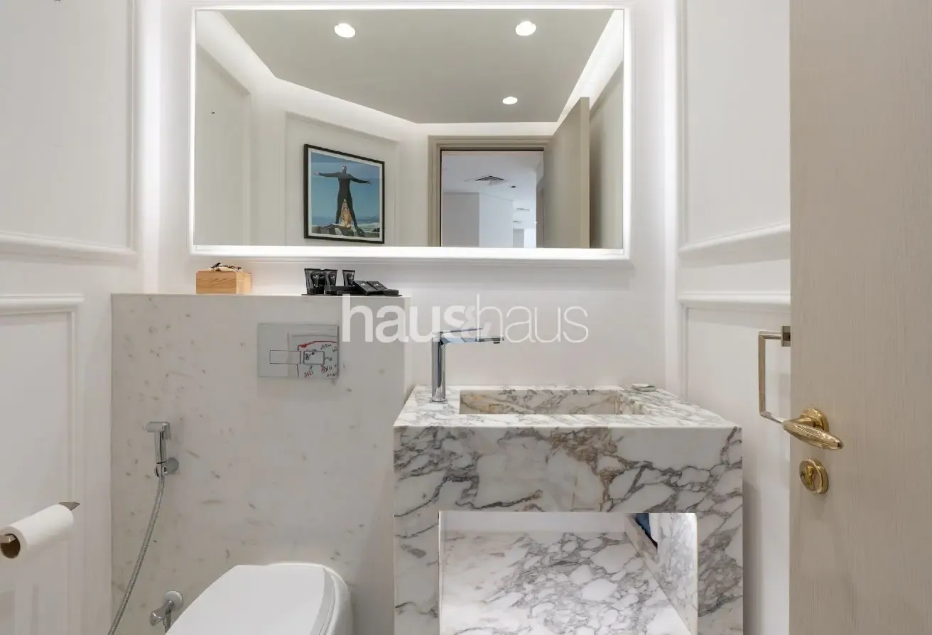 Contemporary | Central | Ideal for Professionals