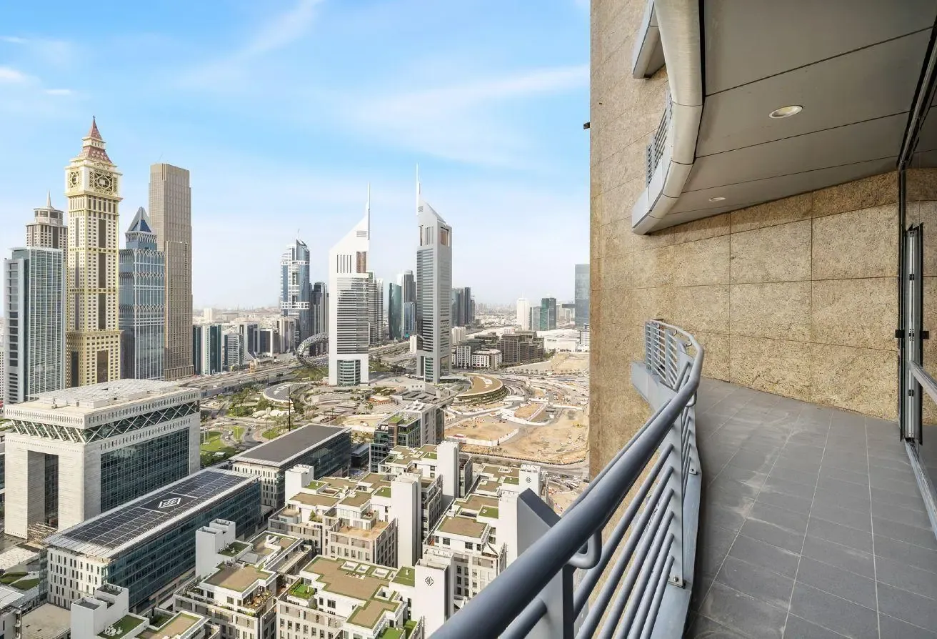 Luxury High-Floor Studio Museum of the Future View