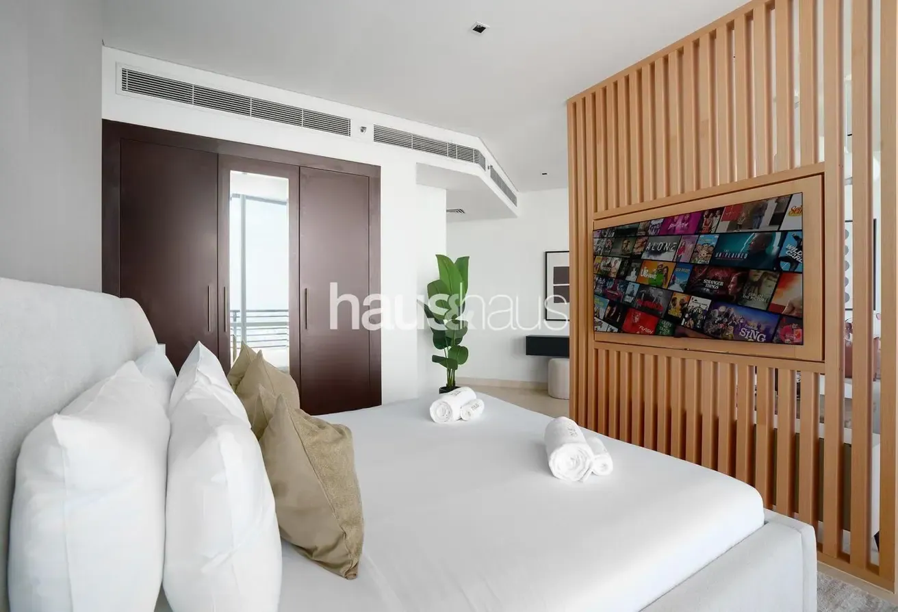 Lavishly Appointed | Spectacular City Views