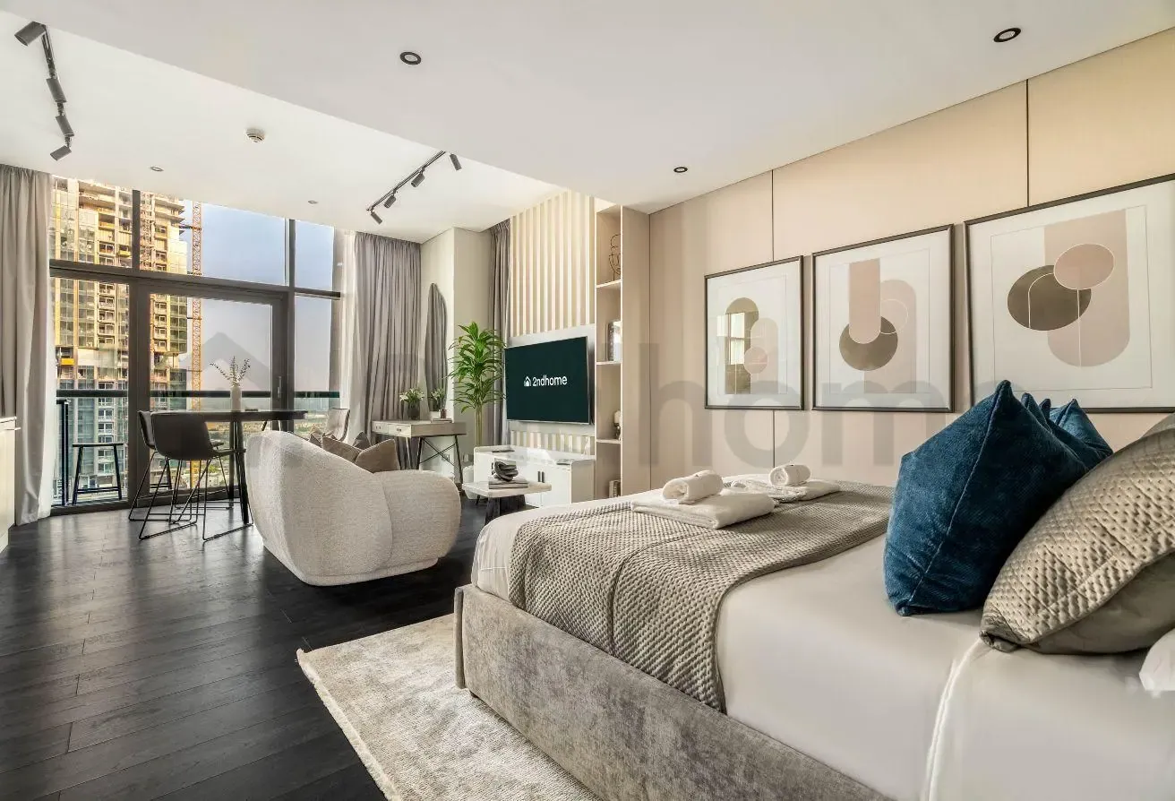 Walking distance to public transpo Studio in DIFC