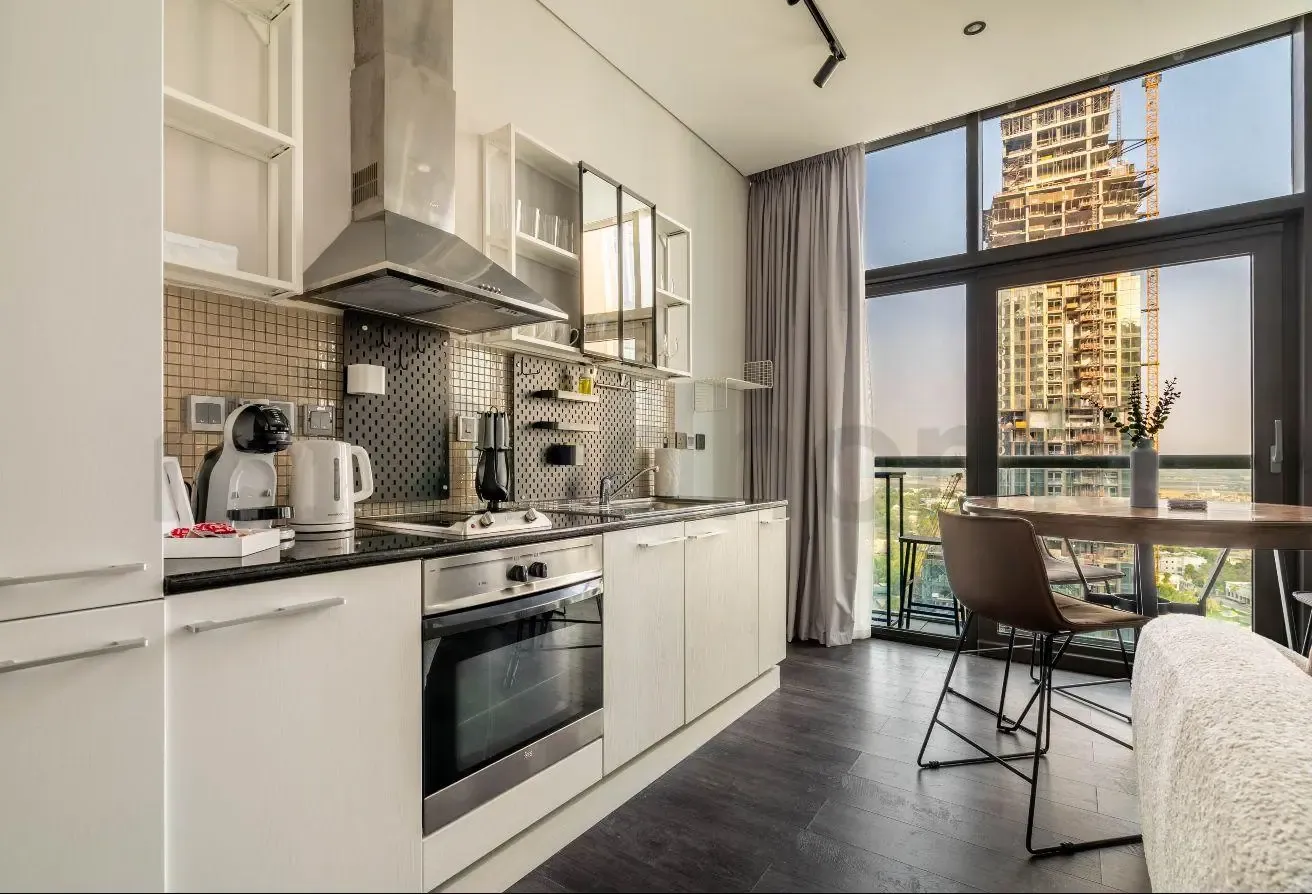 Walking distance to public transpo Studio in DIFC