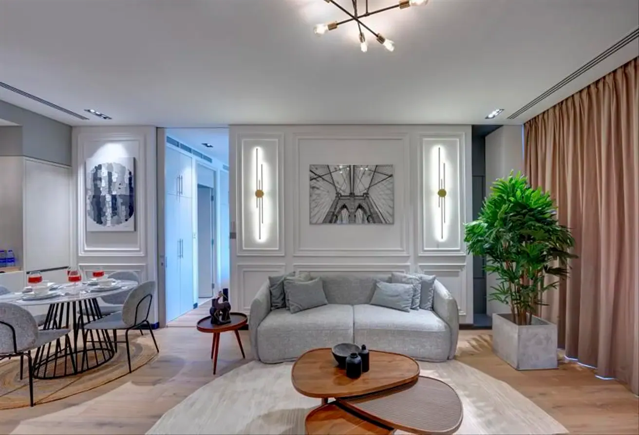 HIGH FLOOR LUXURY ONE BEDROOM APARTMENT