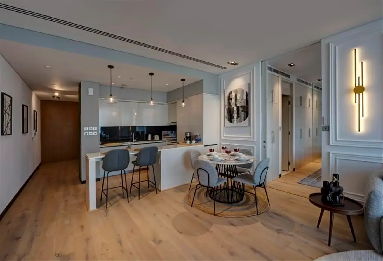 HIGH FLOOR LUXURY ONE BEDROOM APARTMENT