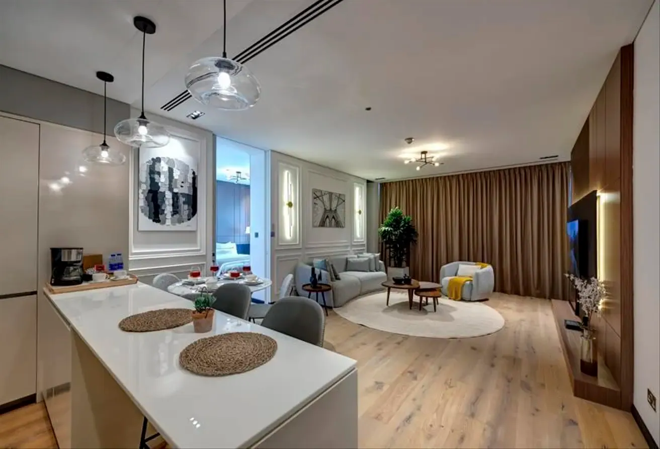 HIGH FLOOR LUXURY ONE BEDROOM APARTMENT