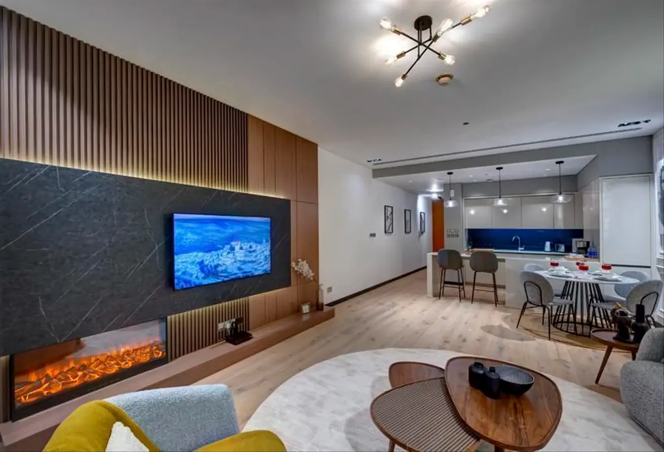 HIGH FLOOR LUXURY ONE BEDROOM APARTMENT