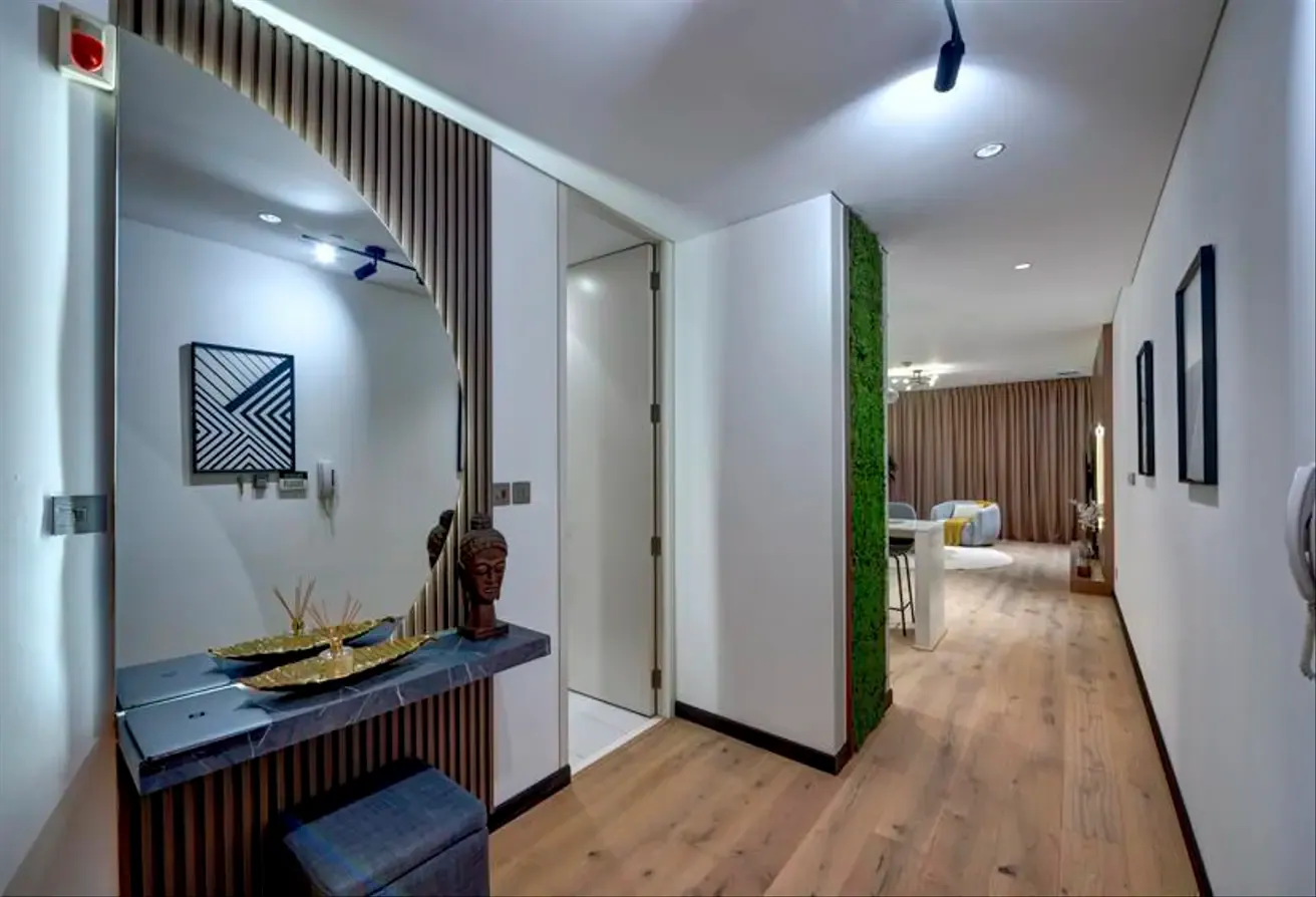 HIGH FLOOR LUXURY ONE BEDROOM APARTMENT