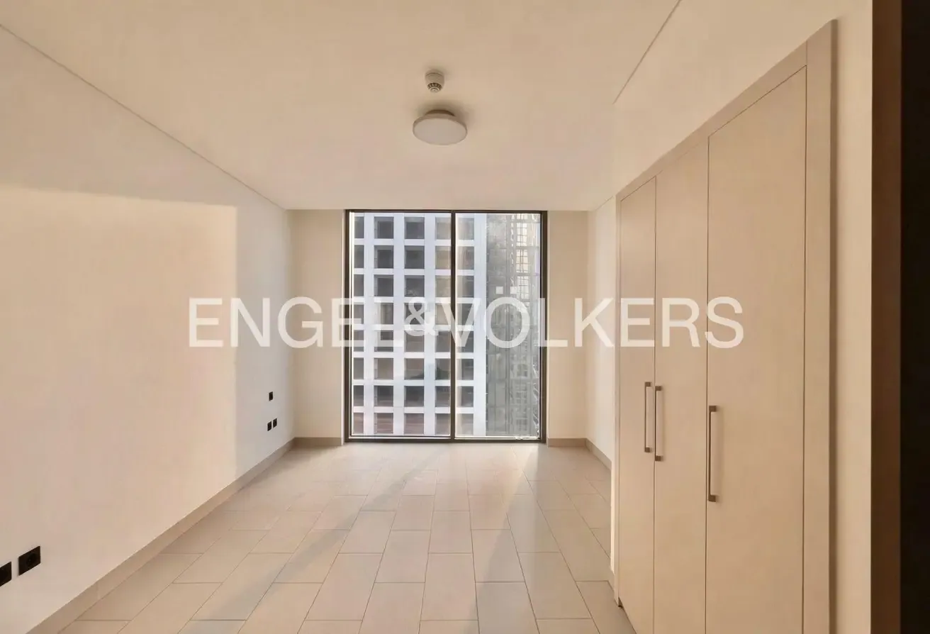 Luxury Apartment | Unfurnished | Prime Location