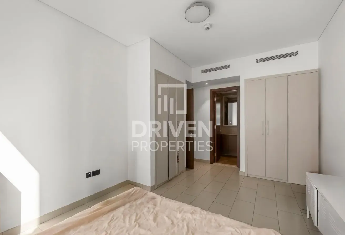 Spacious and Bright Apt | Prime Location