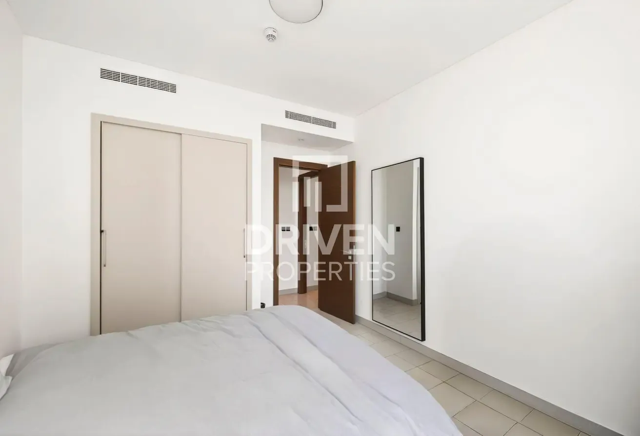 Spacious and Bright Apt | Prime Location