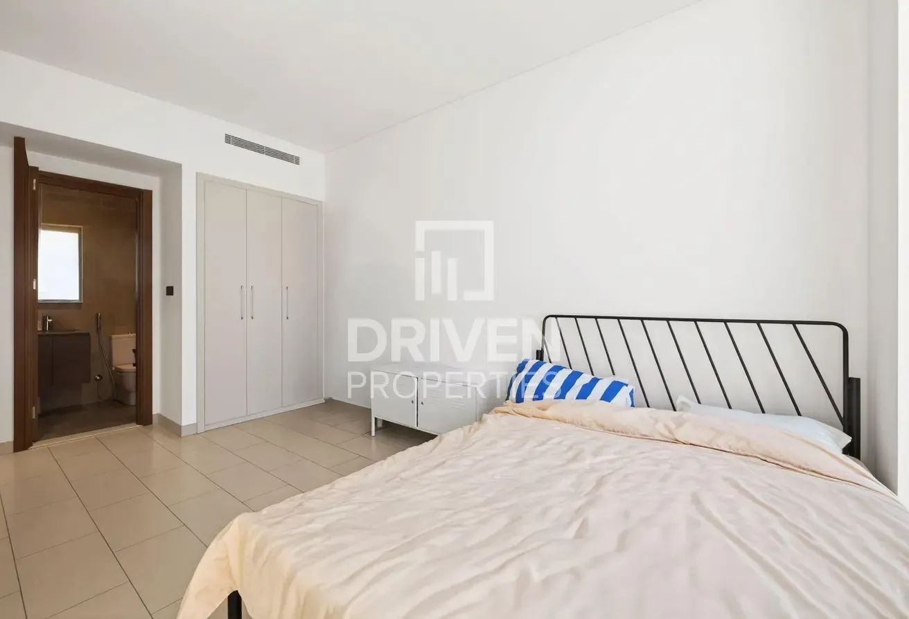 Spacious and Bright Apt | Prime Location