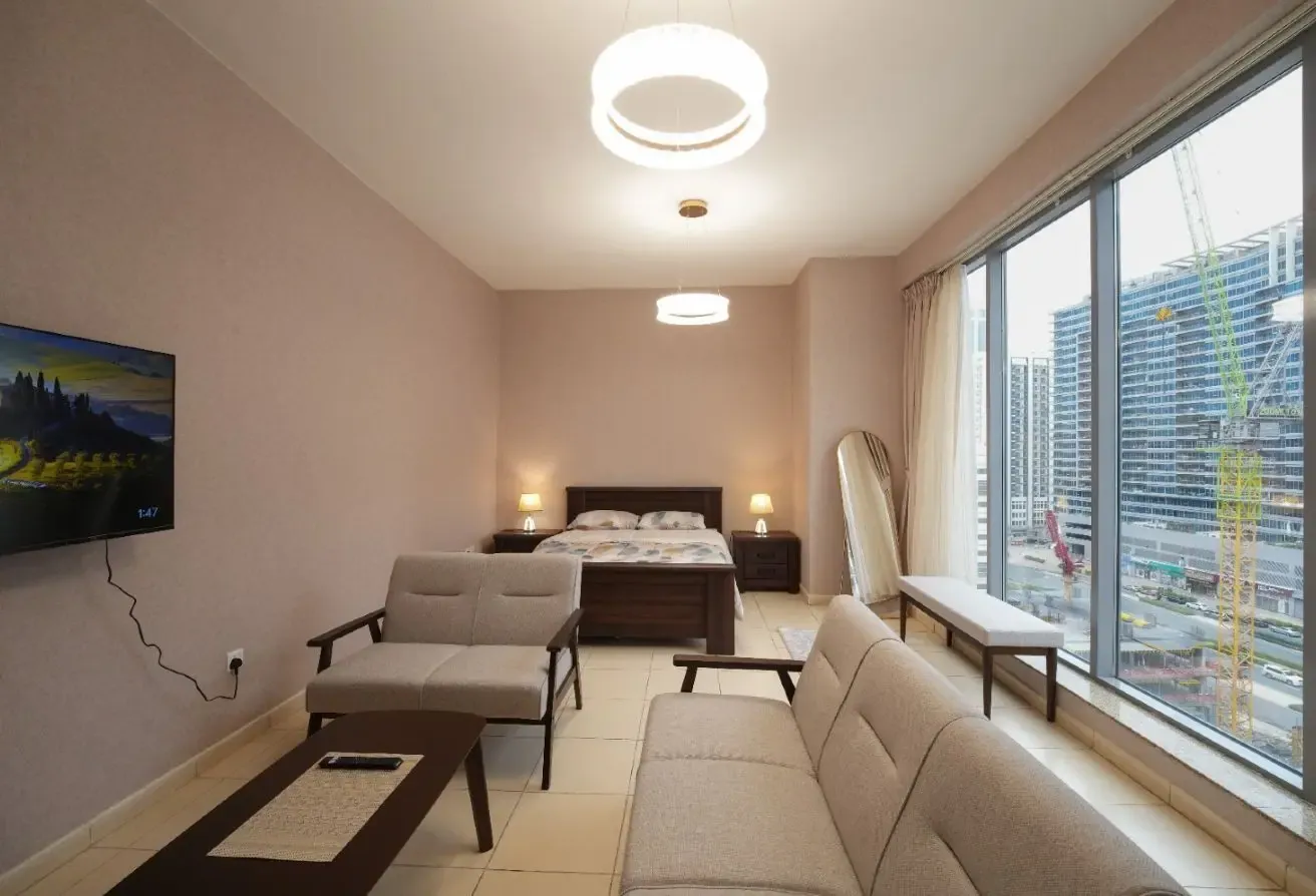 Huge Furnished Studio | Flexible 12 Cheques