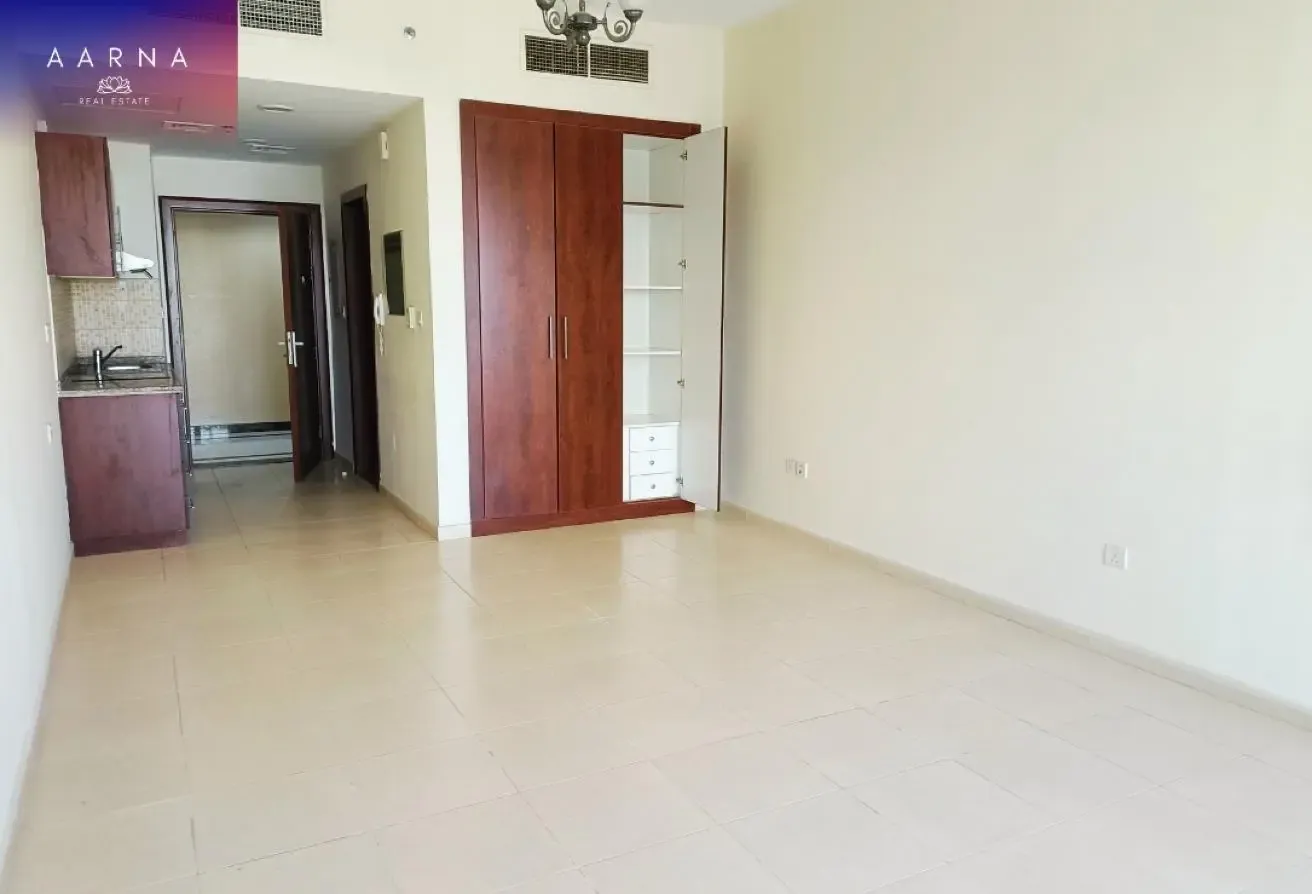 Studio | Spacious Layout | 2 Cheques