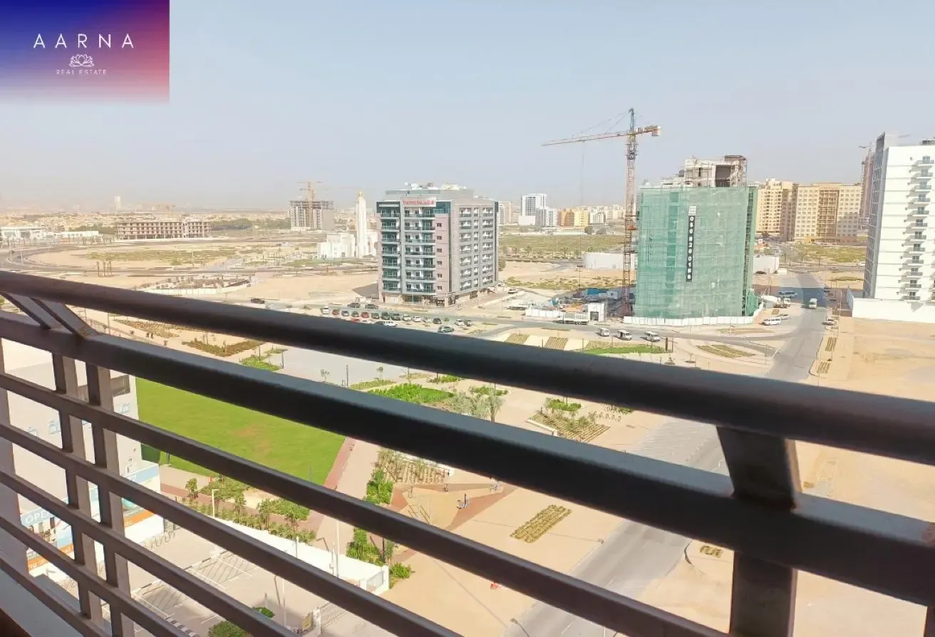 Studio | Spacious Layout | 2 Cheques