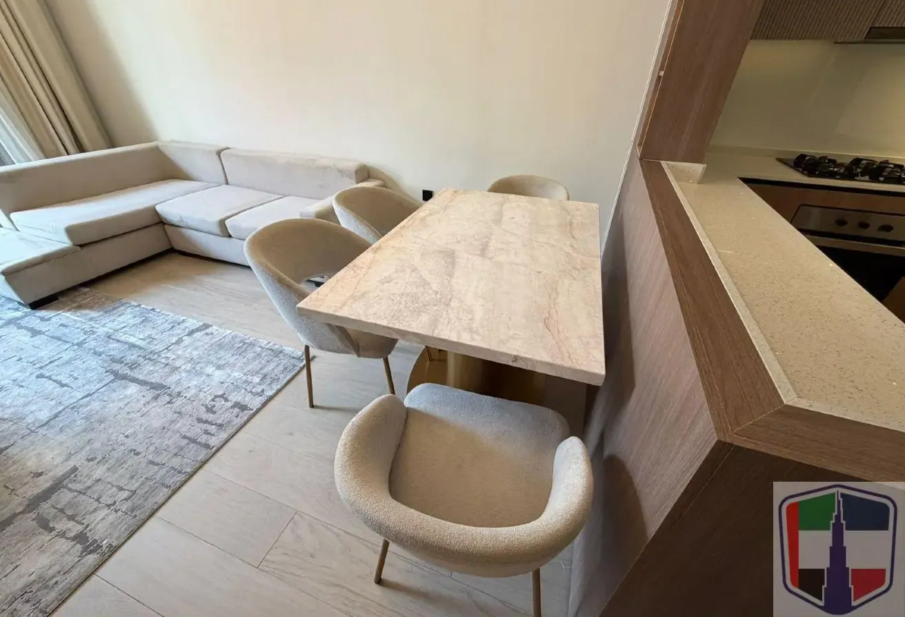 AVAILABLE I FURNISHED I DIRECT POOL ACCESS I