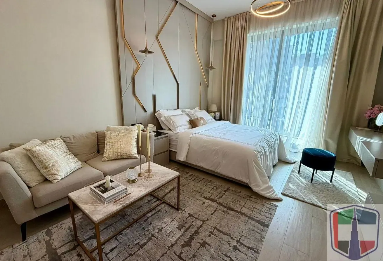 AVAILABLE I FURNISHED I ARJAN I OPENVIEW I FITTED