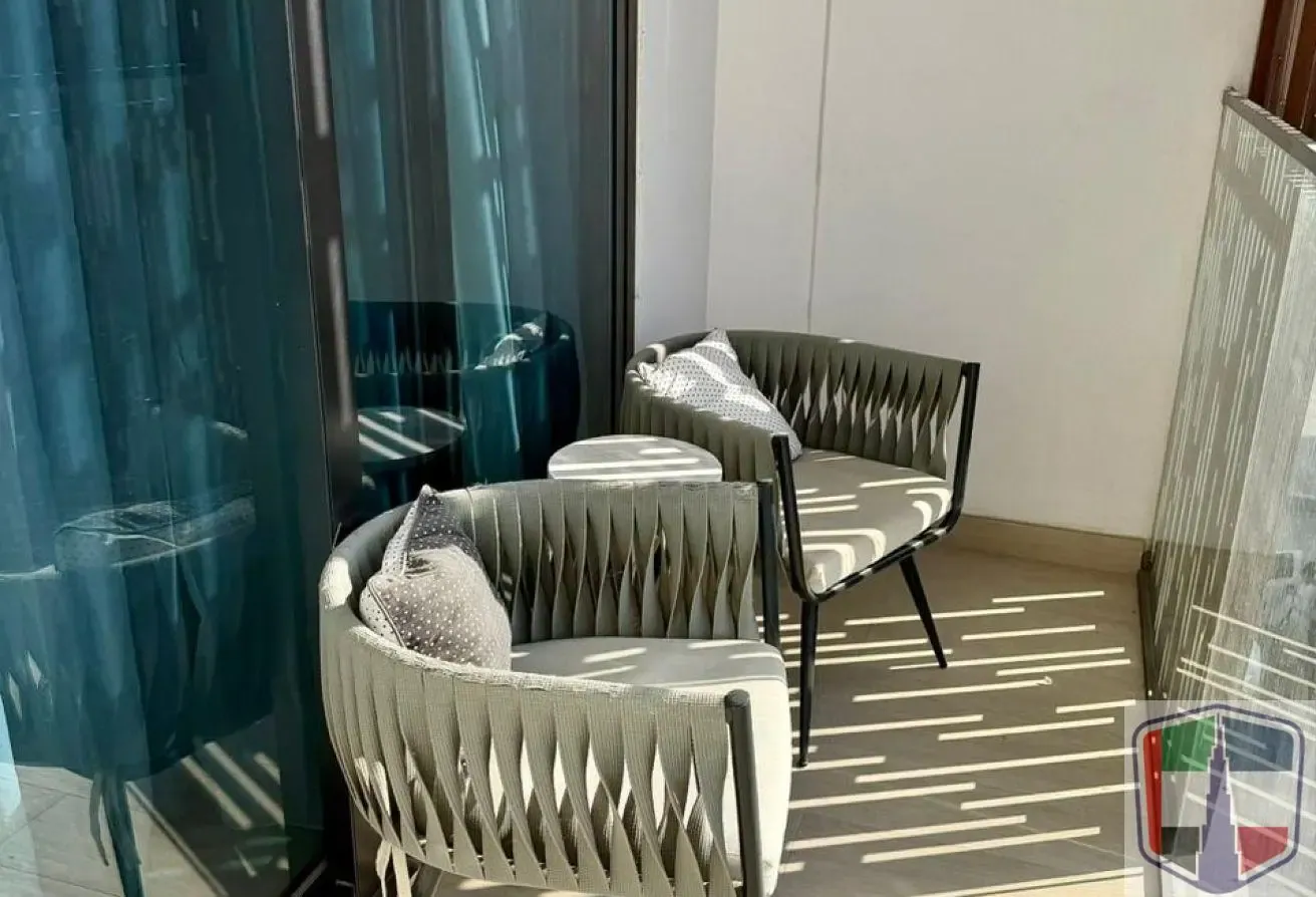 AVAILABLE I FURNISHED I ARJAN I OPENVIEW I FITTED
