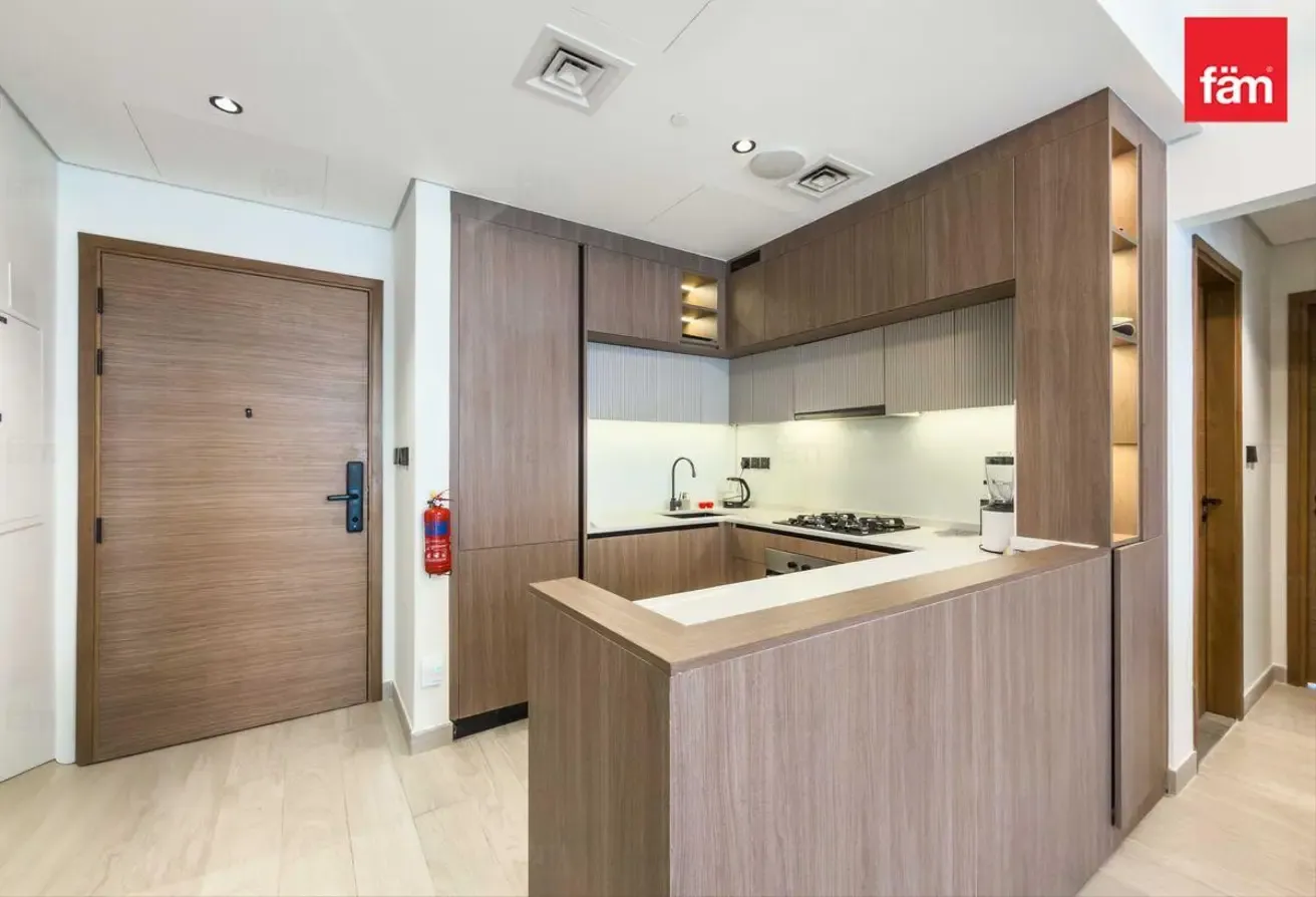 Fully Furnished | Corner Unit | Flexible Cheques