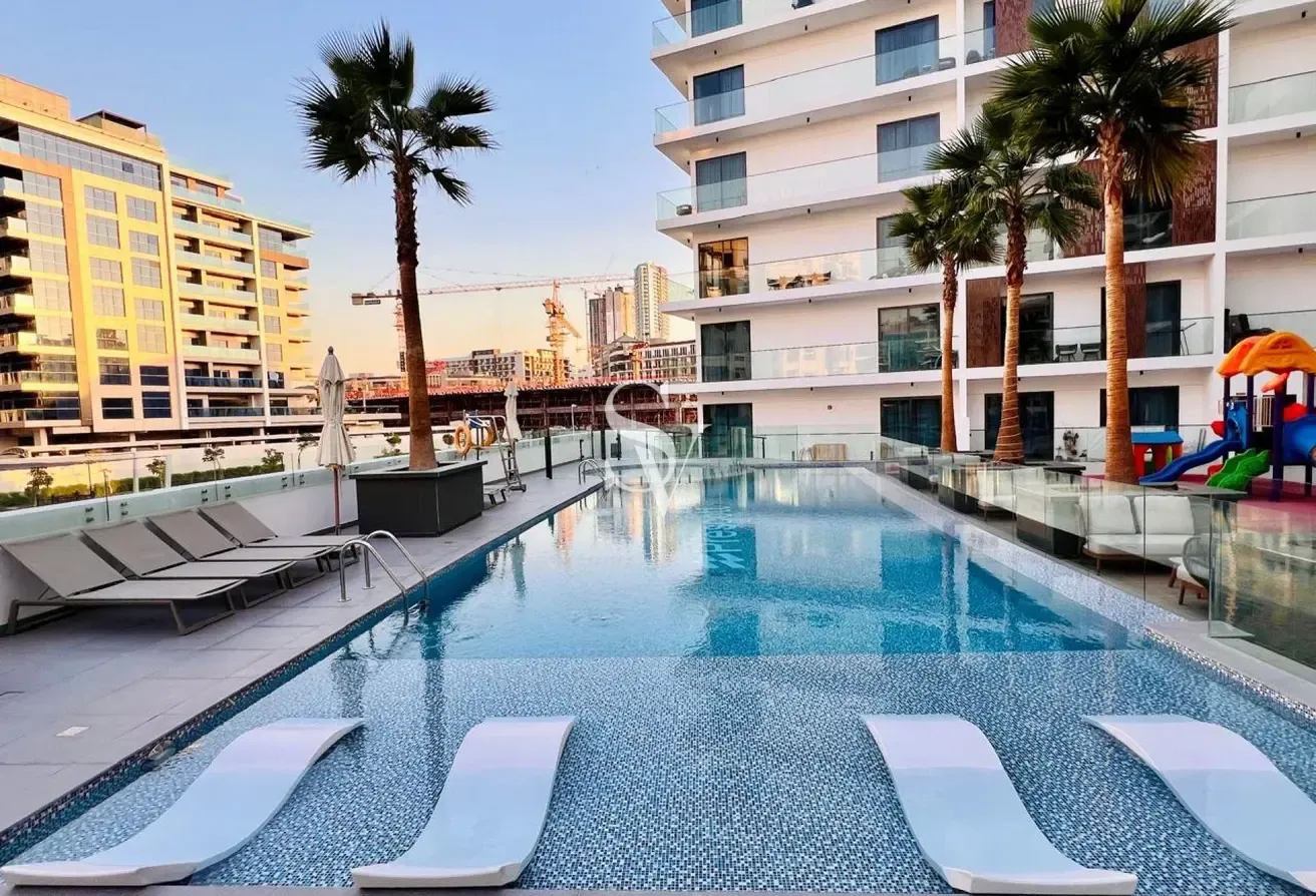 Modern Furnished | Pool View 1BR+Study Smart Home