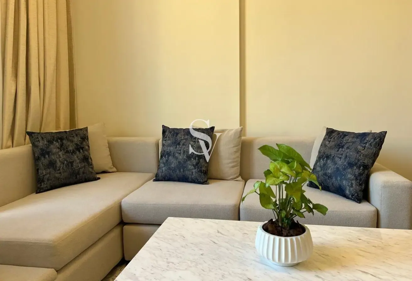 Modern Furnished | Pool View 1BR+Study Smart Home
