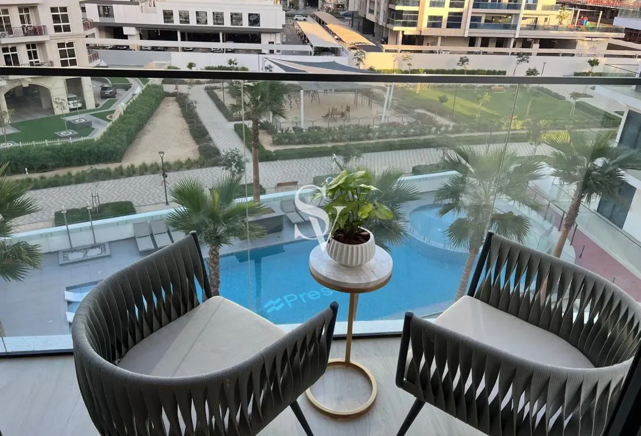 Modern Furnished | Pool View 1BR+Study Smart Home