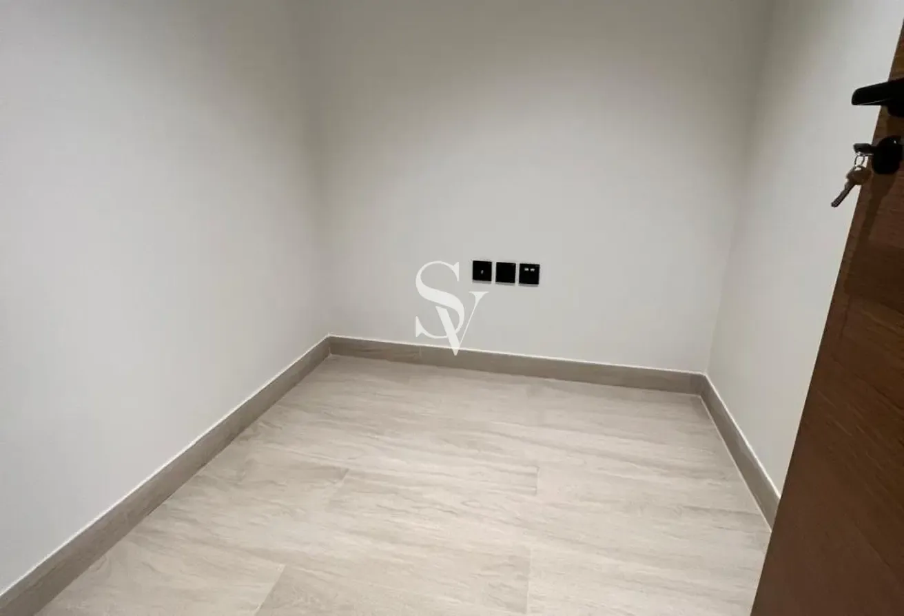 Modern Furnished | Pool View 1BR+Study Smart Home