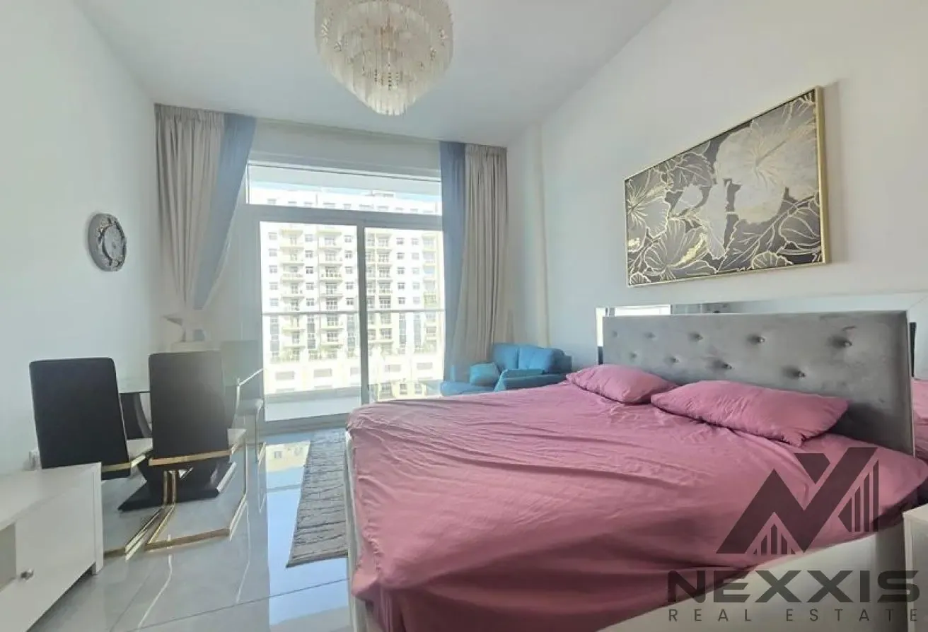 Furnished Studio | Vacant | Near Metro