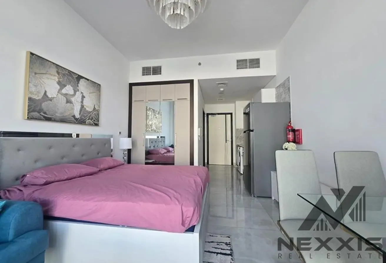 Furnished Studio | Vacant | Near Metro