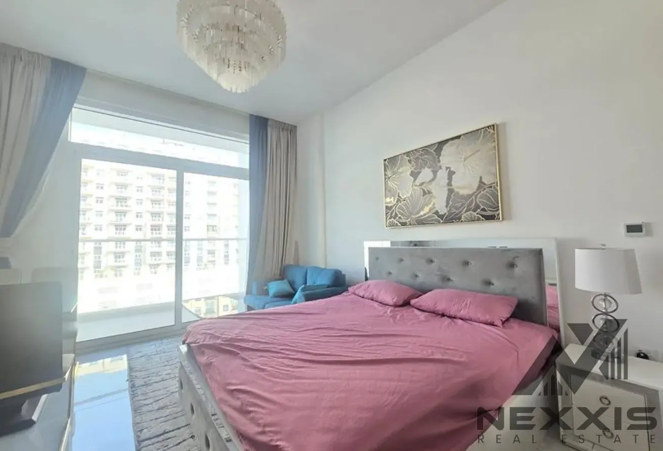 Furnished Studio | Vacant | Near Metro