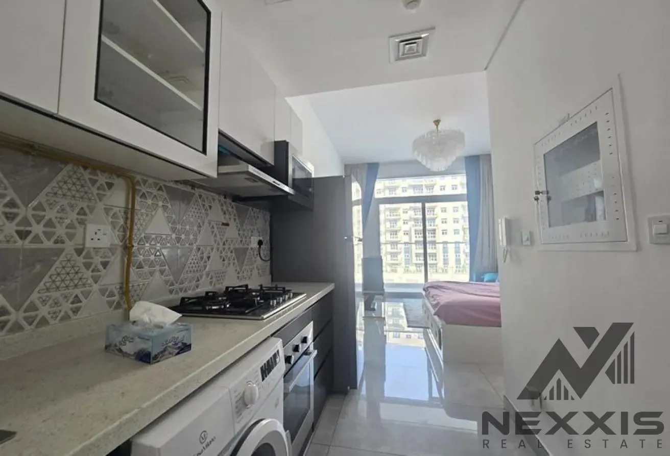 Furnished Studio | Vacant | Near Metro