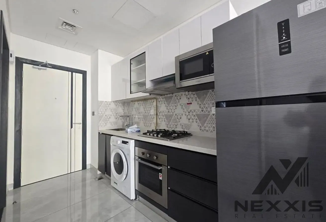 Furnished Studio | Vacant | Near Metro
