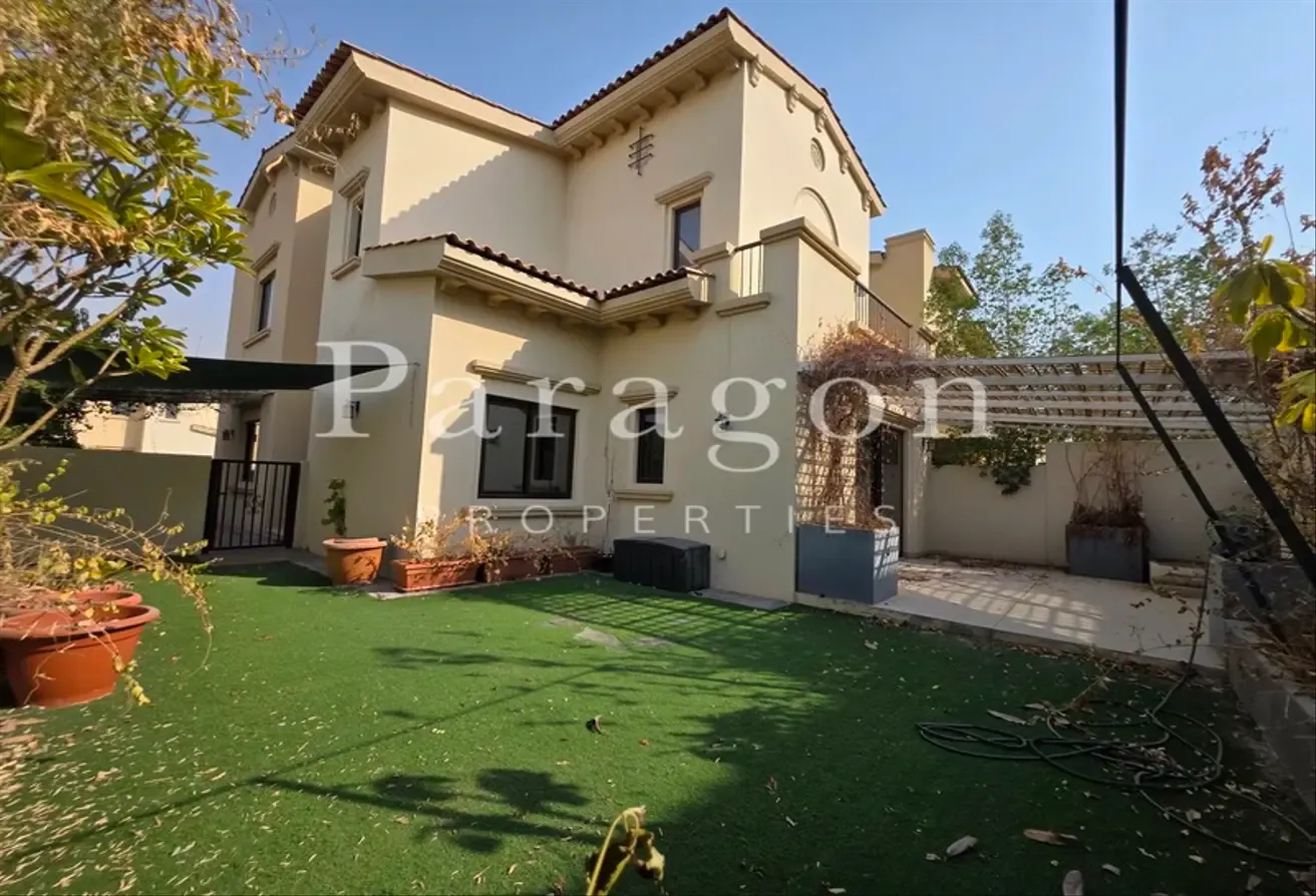 Corner Unit | Large Garden | Near Park and Pool