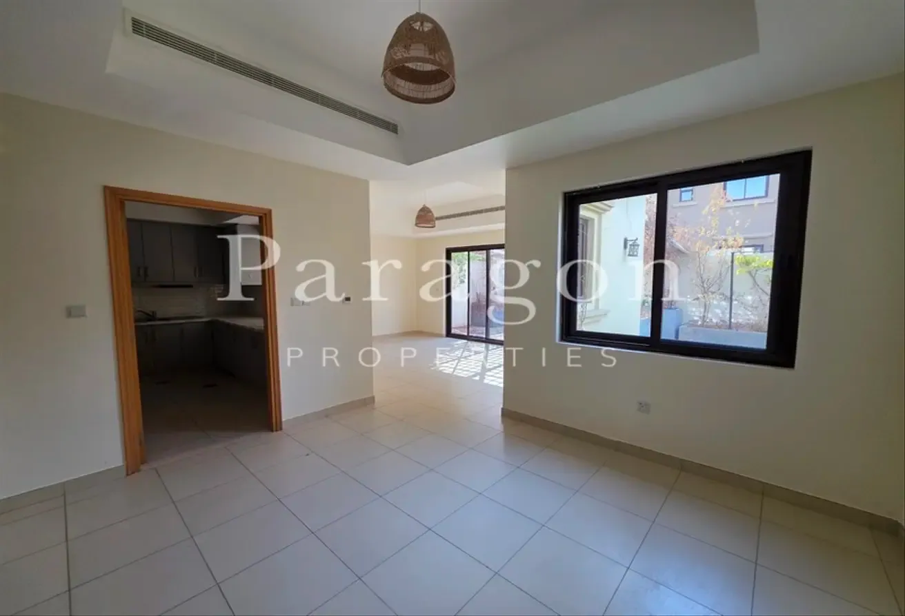 Corner Unit | Large Garden | Near Park and Pool